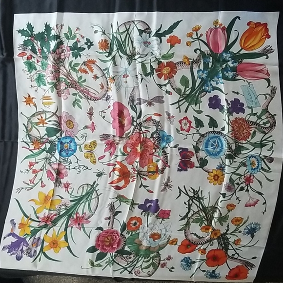 Gucci Scarf - BRAND NEW - Picture 4 of 4